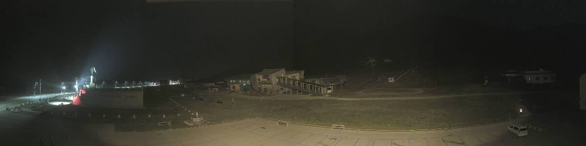 Passo del Tonale Passo del Tonale (1883 m) snow cam captured at 1 October 2026 at 11:44 pm GMT+2