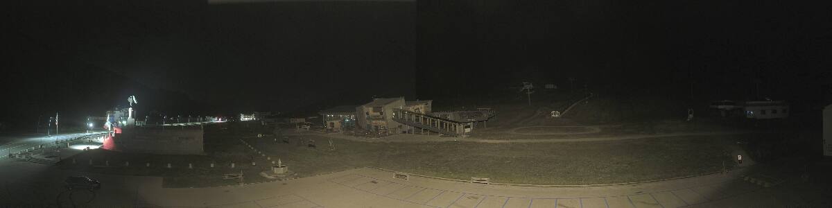 Passo del Tonale Passo del Tonale (1883 m) snow cam captured at 4 October 2026 at 11:56 pm GMT+2