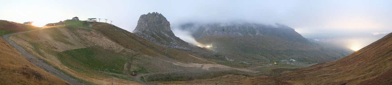 Pordoi Pass snow cam captured at 30 September 2026 at 11:47 pm GMT+2