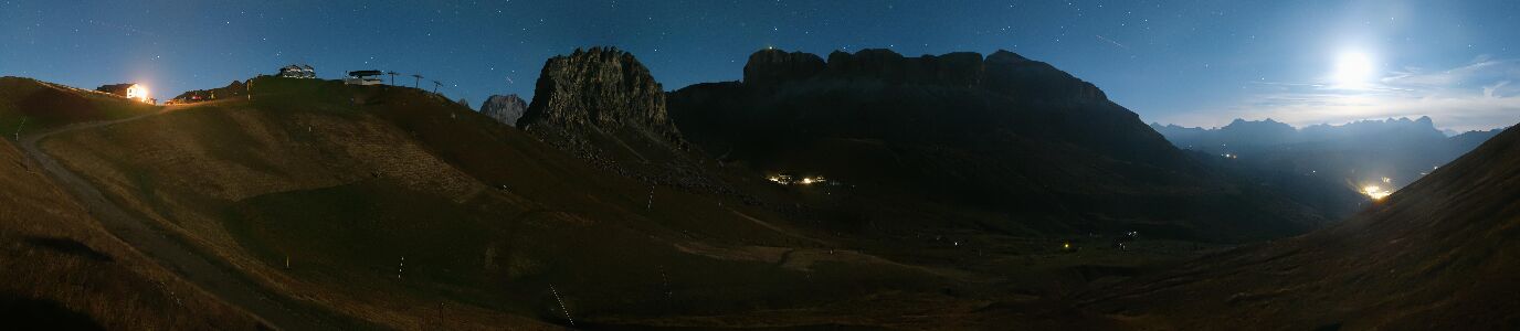 Pordoi Pass snow cam captured at 2 October 2026 at 11:39 pm GMT+2