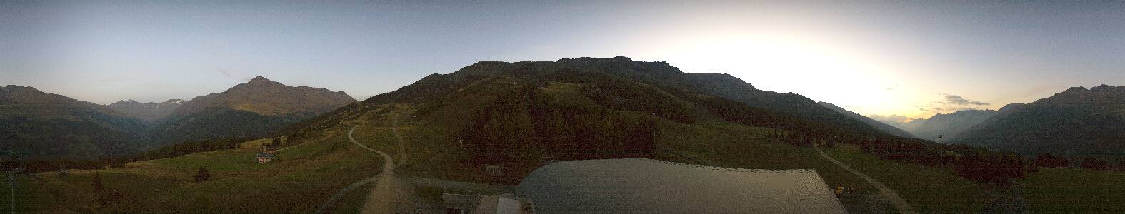 Santa Caterina Valfurva Plaghera snow cam captured at 4 October 2026 at 7:29 pm GMT+2