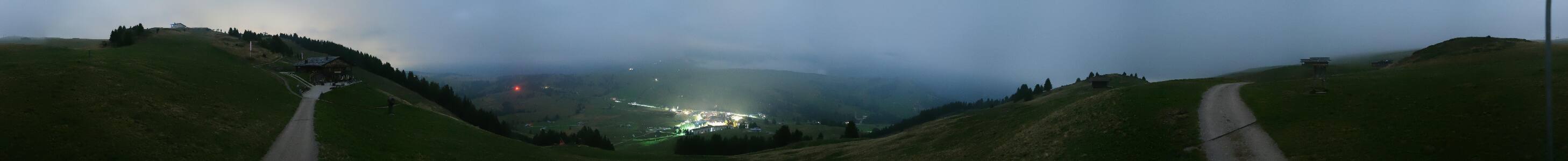 Seiseralm Puflatsch snow cam captured at 29 September 2026 at 11:45 pm GMT+2
