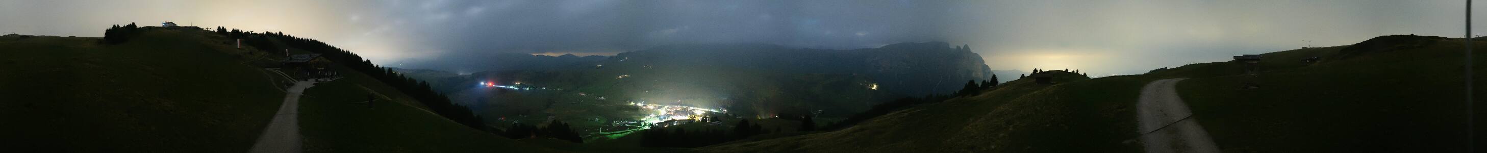 Seiseralm Puflatsch snow cam captured at 1 October 2026 at 11:45 pm GMT+2