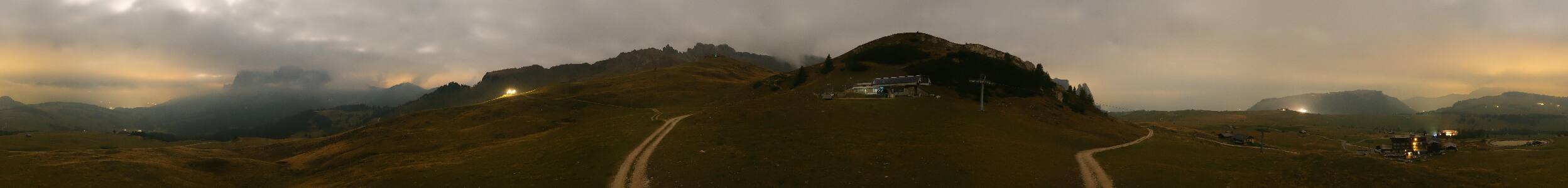 Seiseralm Punta d’oro snow cam captured at 30 September 2026 at 11:47 pm GMT+2