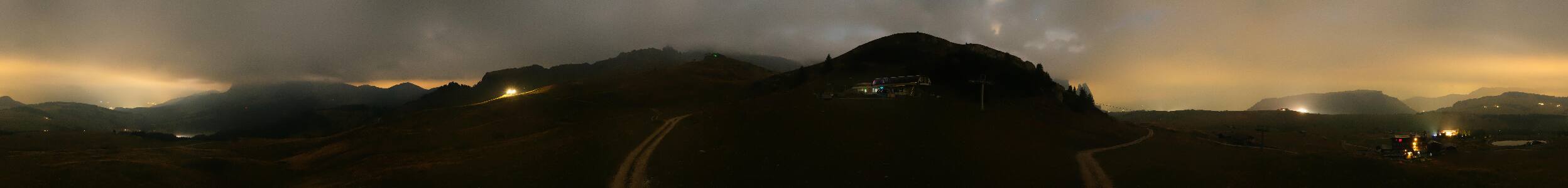Seiseralm Punta d’oro snow cam captured at 1 October 2026 at 11:45 pm GMT+2