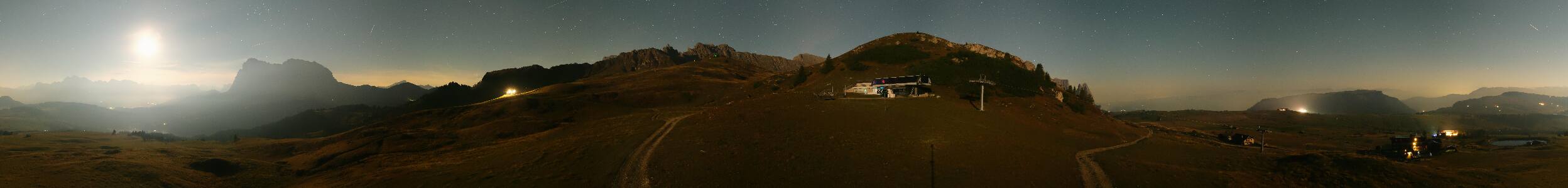 Seiseralm Punta d’oro snow cam captured at 2 October 2026 at 11:47 pm GMT+2