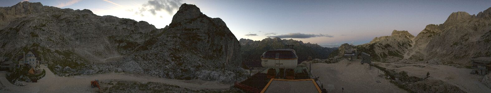Sella Nevea Rifugio Celso Gilberti snow cam captured at 14 September 2026 at 7:46 pm GMT+2