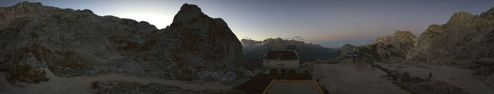Sella Nevea Rifugio Celso Gilberti snow cam captured at 25 September 2026 at 7:22 pm GMT+2
