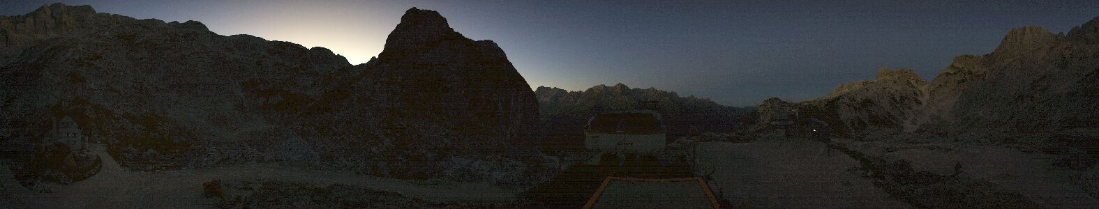 Sella Nevea Rifugio Celso Gilberti snow cam captured at 27 September 2026 at 7:19 pm GMT+2