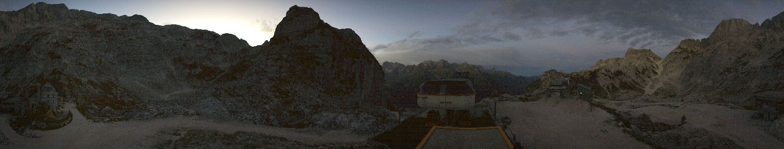 Sella Nevea Rifugio Celso Gilberti snow cam captured at 5 October 2026 at 7:04 pm GMT+2