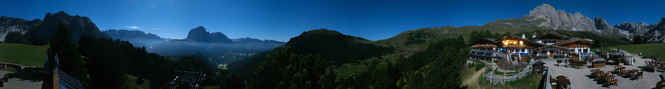 Val Gardena Col Raiser snow cam captured at 25 September 2026 at 11:59 pm GMT+2