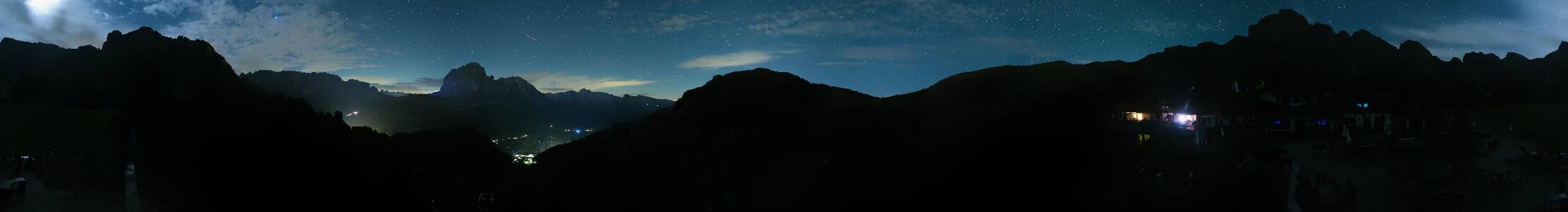 Val Gardena Col Raiser snow cam captured at 6 October 2026 at 4:43 am GMT+2