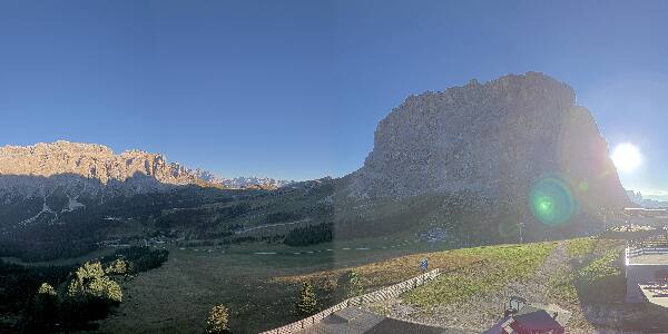 Val Gardena Piz Sella Piz Sella (2284m), Val Gardena - Dolomiti snow cam captured at 15 September 2026 at 6:22 pm GMT+2