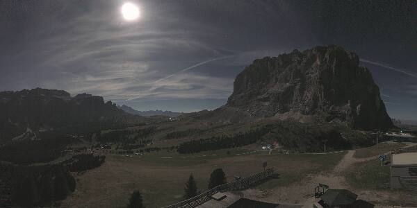 Val Gardena Piz Sella Piz Sella (2284m), Val Gardena - Dolomiti snow cam captured at 26 September 2026 at 11:50 pm GMT+2