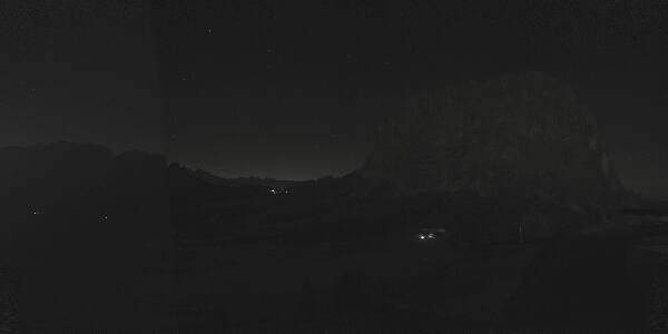 Val Gardena Piz Sella Piz Sella (2284m), Val Gardena - Dolomiti snow cam captured at 2 October 2026 at 11:46 pm GMT+2