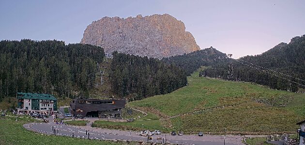 Val Gardena Plan de Gralba Val Gardena Plan de Gralba snow cam captured at 15 September 2026 at 7:17 pm GMT+2