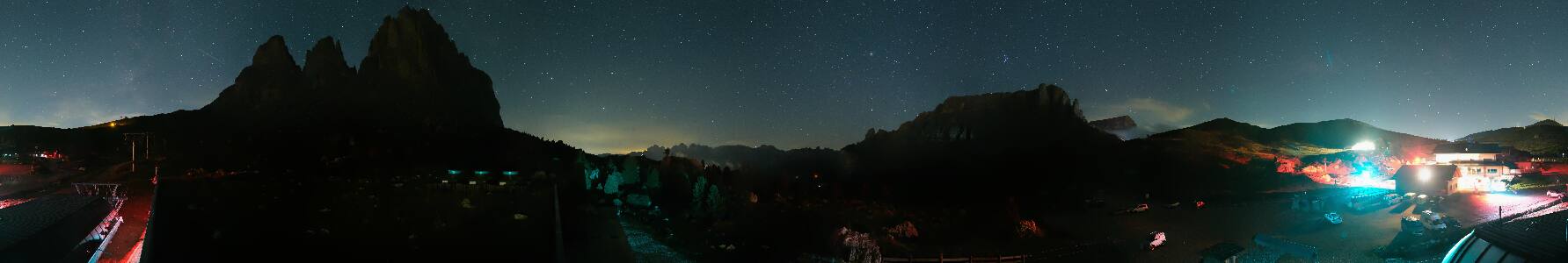 Val Gardena Sasso Levante Sasso Levante - Passo Sella (2.240 m), Val Gardena - Dolomites snow cam captured at 19 September 2026 at 11:50 pm GMT+2