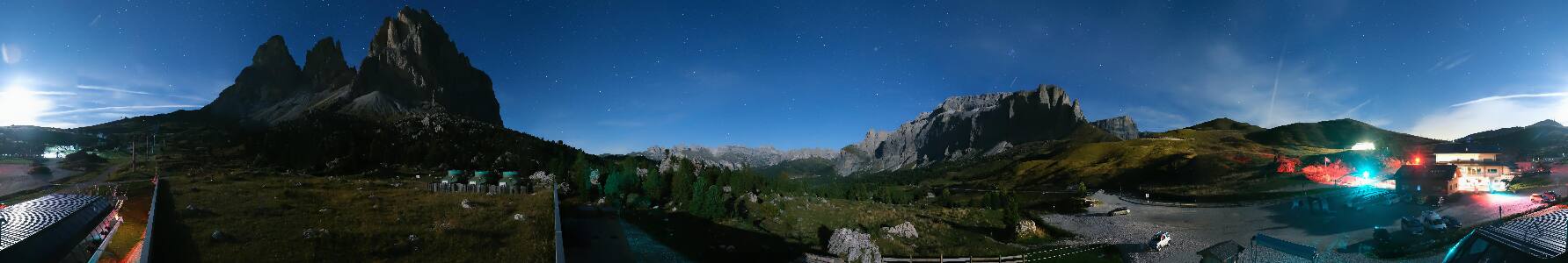 Val Gardena Sasso Levante Sasso Levante - Passo Sella (2.240 m), Val Gardena - Dolomites snow cam captured at 21 September 2026 at 11:44 pm GMT+2