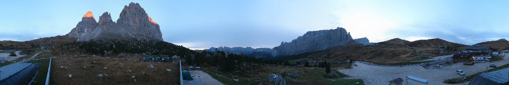 Val Gardena Sasso Levante Sasso Levante - Passo Sella (2.240 m), Val Gardena - Dolomites snow cam captured at 6 October 2026 at 7:23 am GMT+2