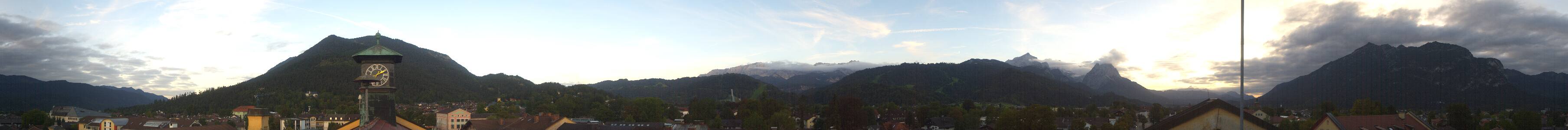 Garmisch-Partenkirchen Rathaus snow cam captured at 17 September 2026 at 7:25 pm GMT+2