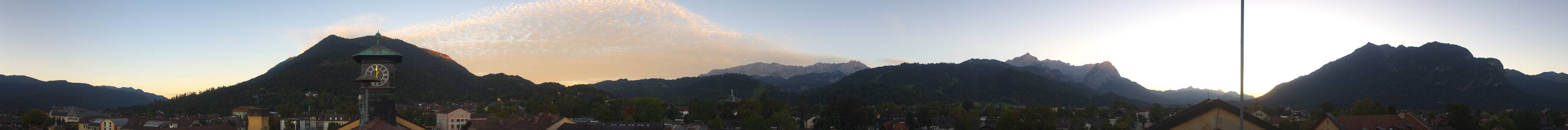 Garmisch-Partenkirchen Rathaus snow cam captured at 25 September 2026 at 7:17 pm GMT+2