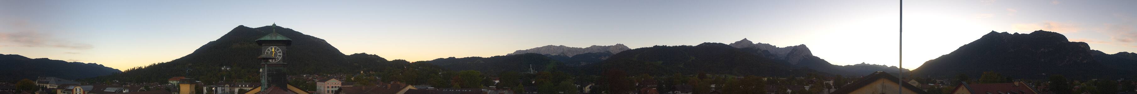 Garmisch-Partenkirchen Rathaus snow cam captured at 27 September 2026 at 7:12 pm GMT+2