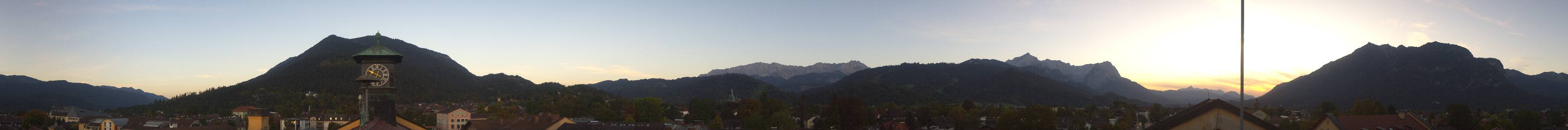 Garmisch-Partenkirchen Rathaus snow cam captured at 29 September 2026 at 7:02 pm GMT+2