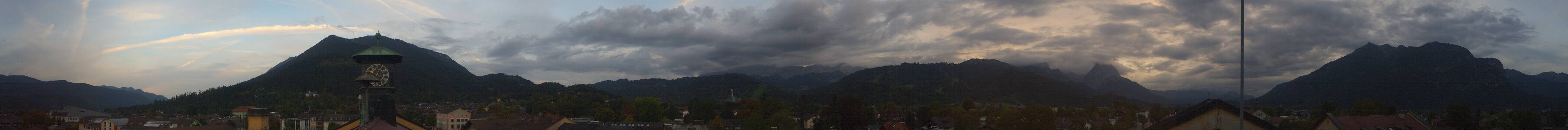 Garmisch-Partenkirchen Rathaus snow cam captured at 1 October 2026 at 7:01 pm GMT+2