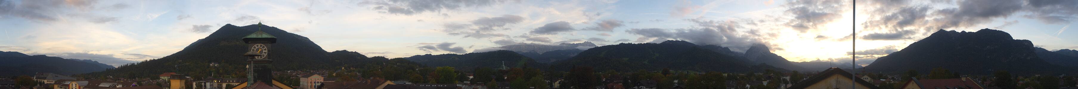 Garmisch-Partenkirchen Rathaus snow cam captured at 4 October 2026 at 6:47 pm GMT+2