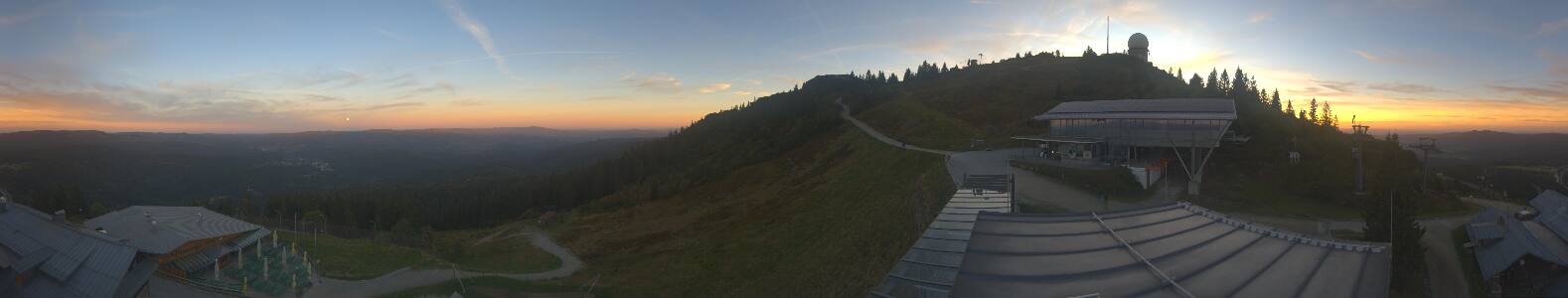 Großer Arber Bergstation snow cam captured at 26 September 2026 at 7:06 pm GMT+2