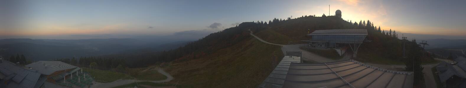 Großer Arber Bergstation snow cam captured at 3 October 2026 at 6:51 pm GMT+2