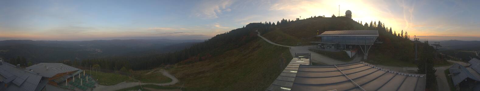 Großer Arber Bergstation snow cam captured at 4 October 2026 at 6:39 pm GMT+2