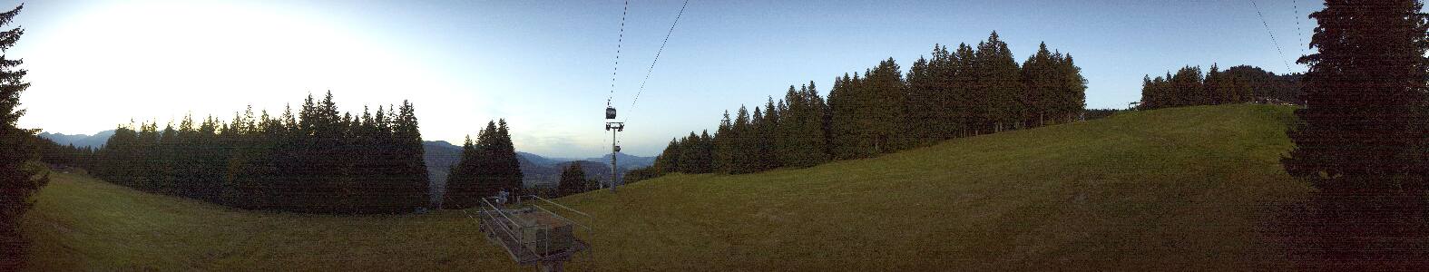 Oberstdorf Ochsenhöfle Berg snow cam captured at 28 September 2026 at 7:23 pm GMT+2