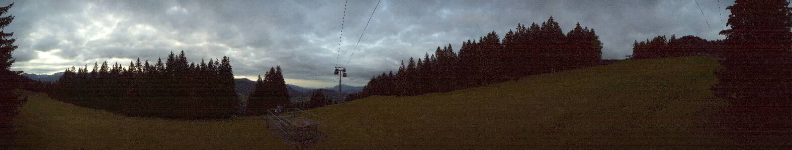 Oberstdorf Ochsenhöfle Berg snow cam captured at 3 October 2026 at 7:11 pm GMT+2