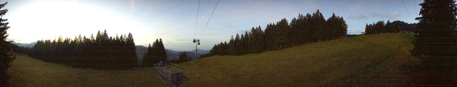 Oberstdorf Ochsenhöfle Berg snow cam captured at 4 October 2026 at 7:08 pm GMT+2
