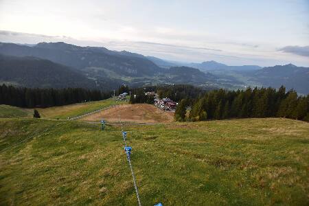 Oberstdorf Söllereck Schrattenwang snow cam captured at 4 October 2026 at 7:00 pm GMT+2