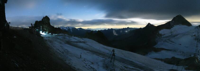 Hintertuxer Gletscher Gefrorene Wand snow cam captured at 20 September 2026 at 11:54 pm GMT+2
