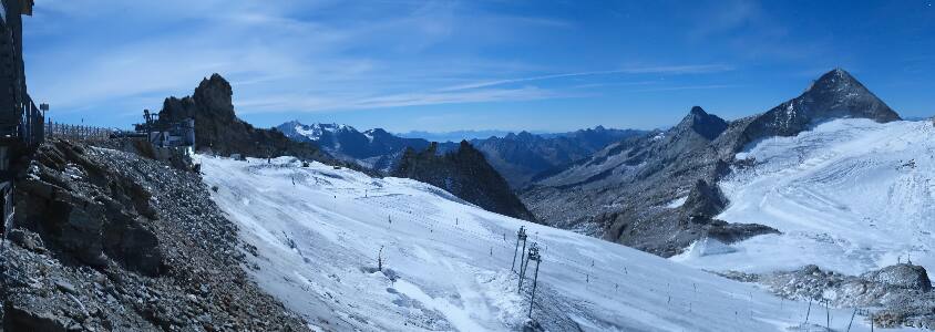 Hintertuxer Gletscher Gefrorene Wand snow cam captured at 26 September 2026 at 11:53 pm GMT+2