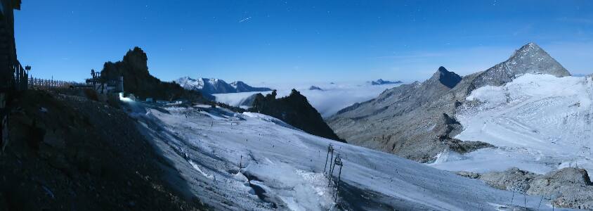 Hintertuxer Gletscher Gefrorene Wand snow cam captured at 29 September 2026 at 11:32 pm GMT+2