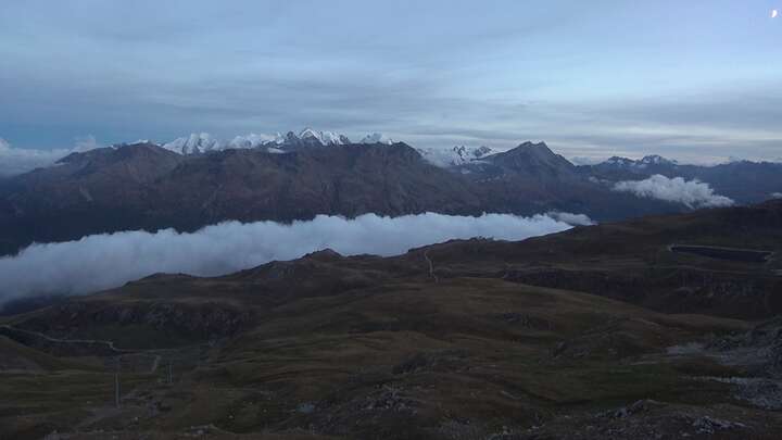 Celerina Trais Fluors Upper Station snow cam captured at 17 September 2026 at 10:10 pm GMT+2