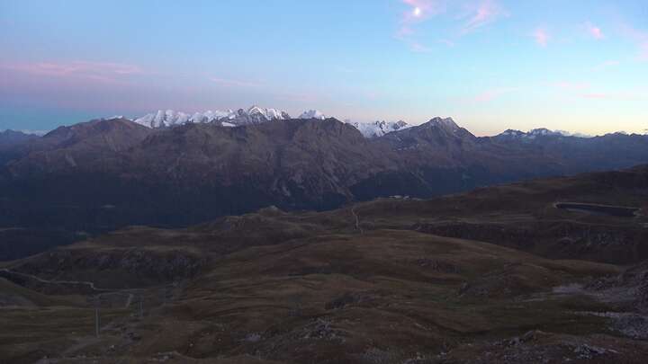 Celerina Trais Fluors Upper Station snow cam captured at 19 September 2026 at 7:48 pm GMT+2