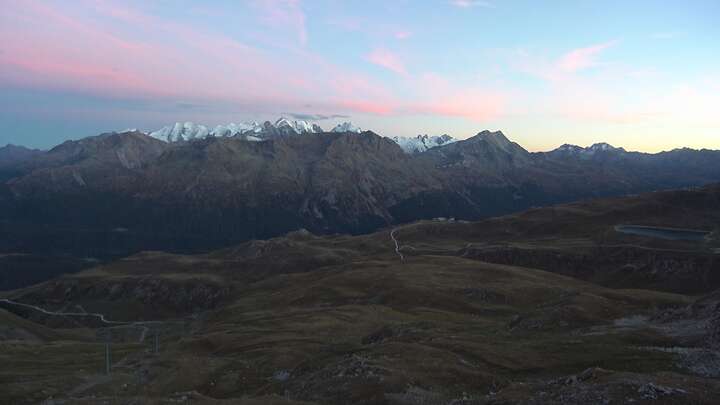 Celerina Trais Fluors Upper Station snow cam captured at 23 September 2026 at 7:41 pm GMT+2