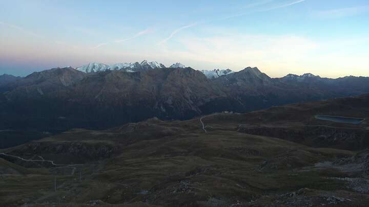 Celerina Trais Fluors Upper Station snow cam captured at 25 September 2026 at 7:28 pm GMT+2