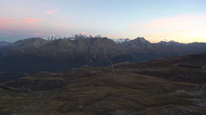 Celerina Trais Fluors Upper Station snow cam captured at 26 September 2026 at 7:27 pm GMT+2