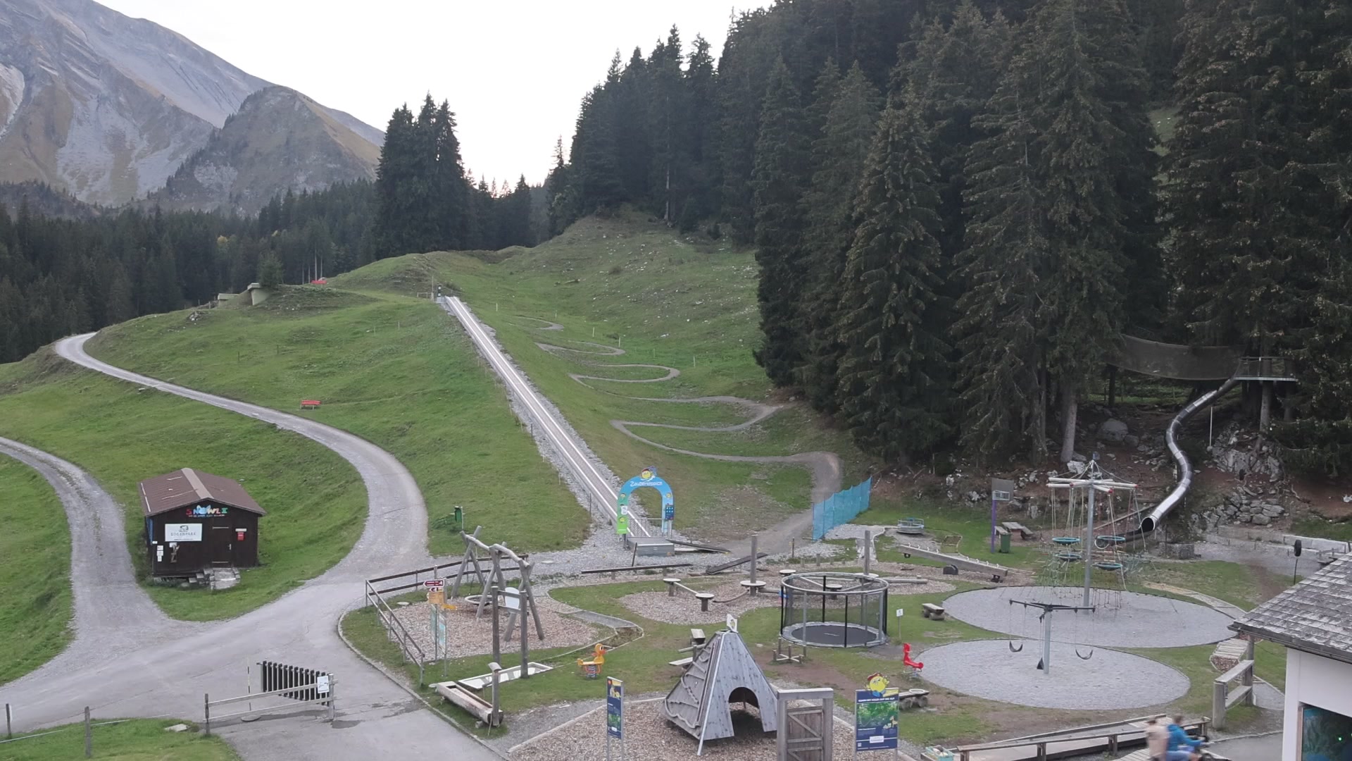 Emmetten Stockhütte-Upper Station South snow cam captured at 3 October 2026 at 7:15 pm GMT+2