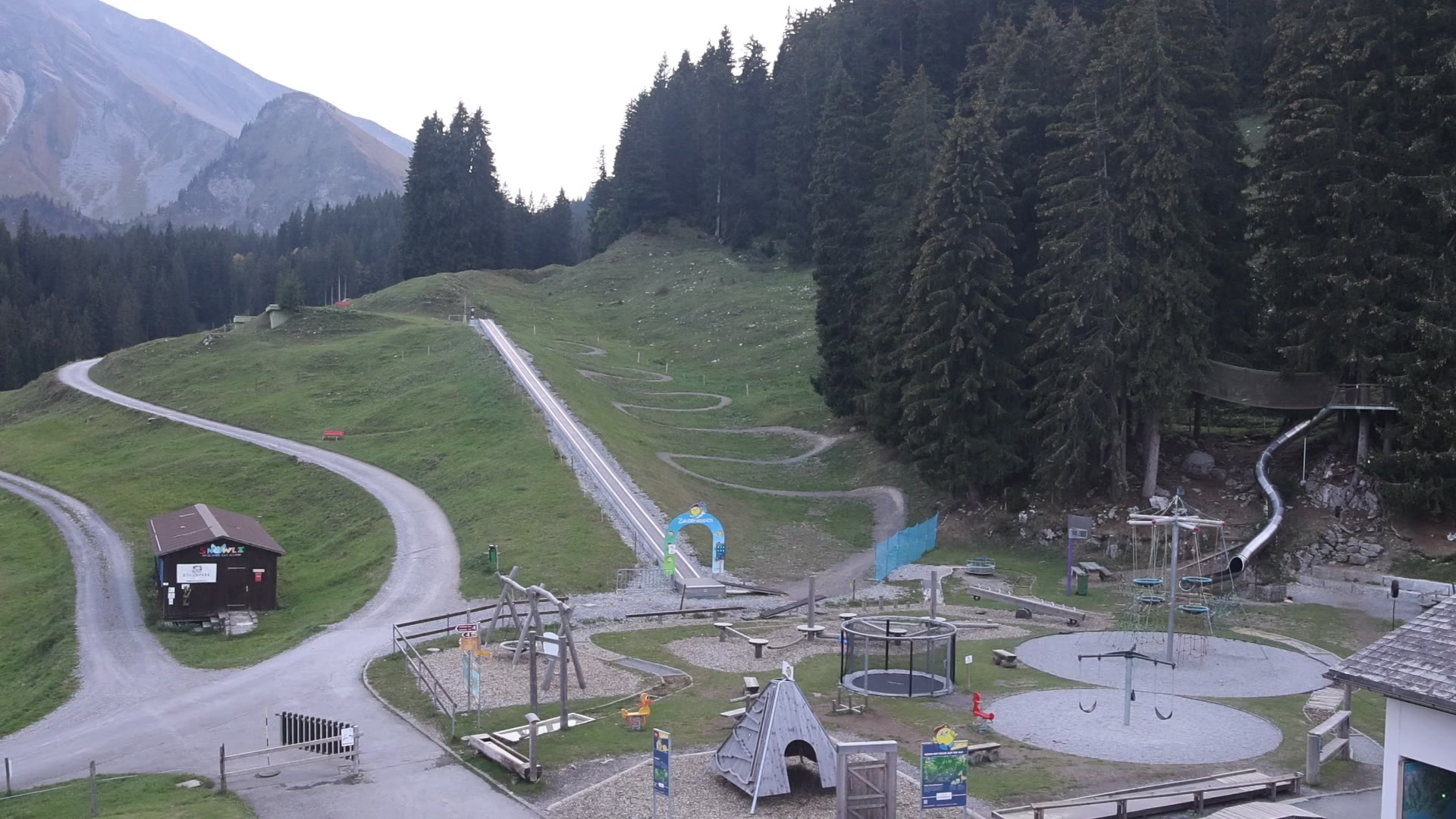 Emmetten Stockhütte-Upper Station South snow cam captured at 4 October 2026 at 7:17 pm GMT+2