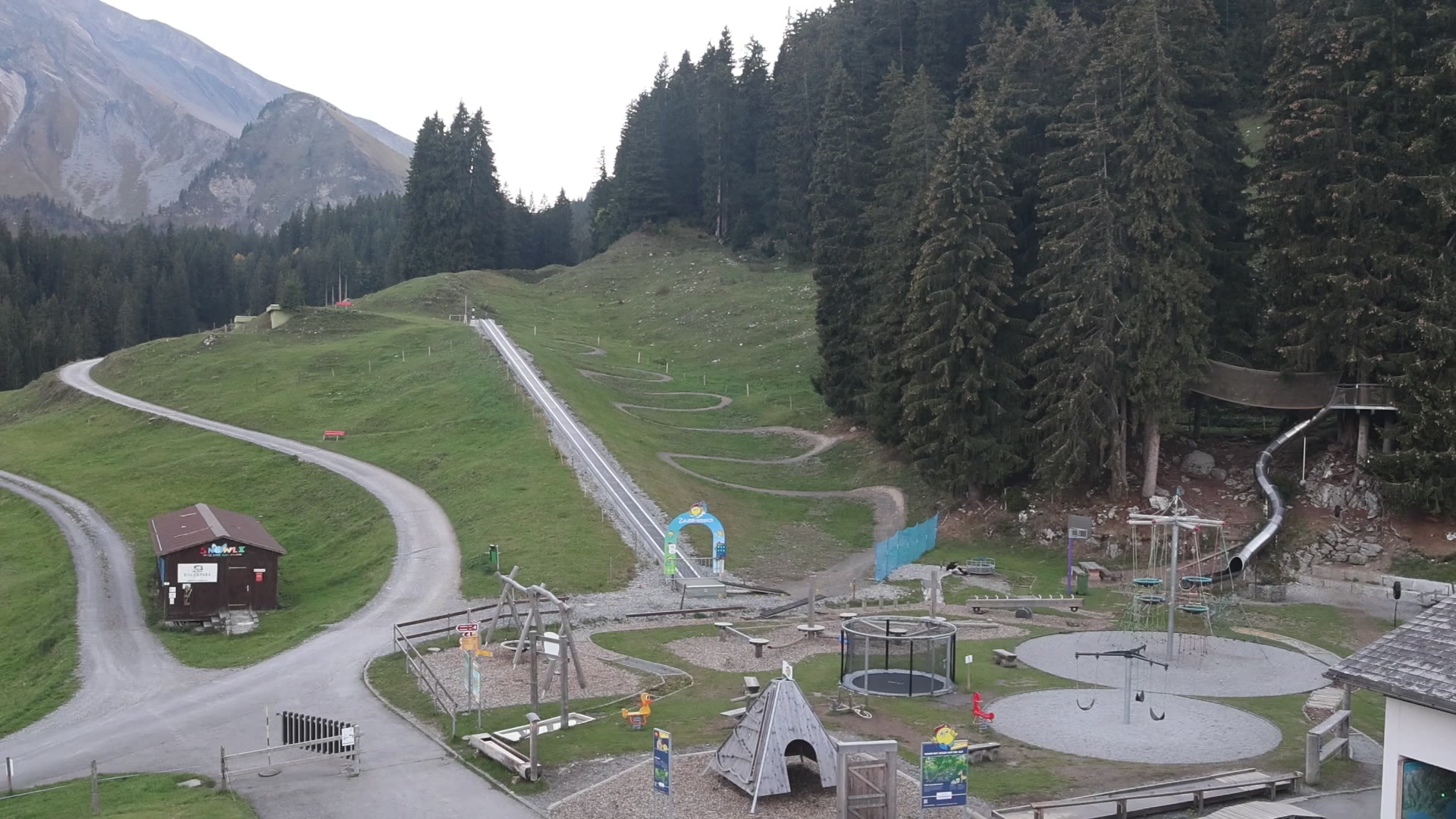 Emmetten Stockhütte-Upper Station South snow cam captured at 5 October 2026 at 7:11 pm GMT+2