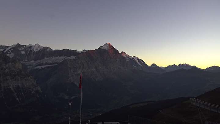 Grindelwald First snow cam captured at 22 September 2026 at 7:42 pm GMT+2