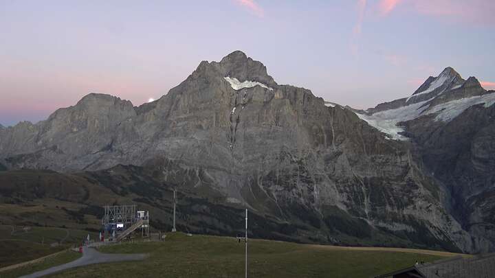 Grindelwald First snow cam captured at 25 September 2026 at 7:35 pm GMT+2
