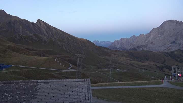 Grindelwald First snow cam captured at 27 September 2026 at 7:34 pm GMT+2